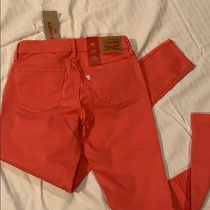 NWT Levi’s Skinny Jeans size 27x30